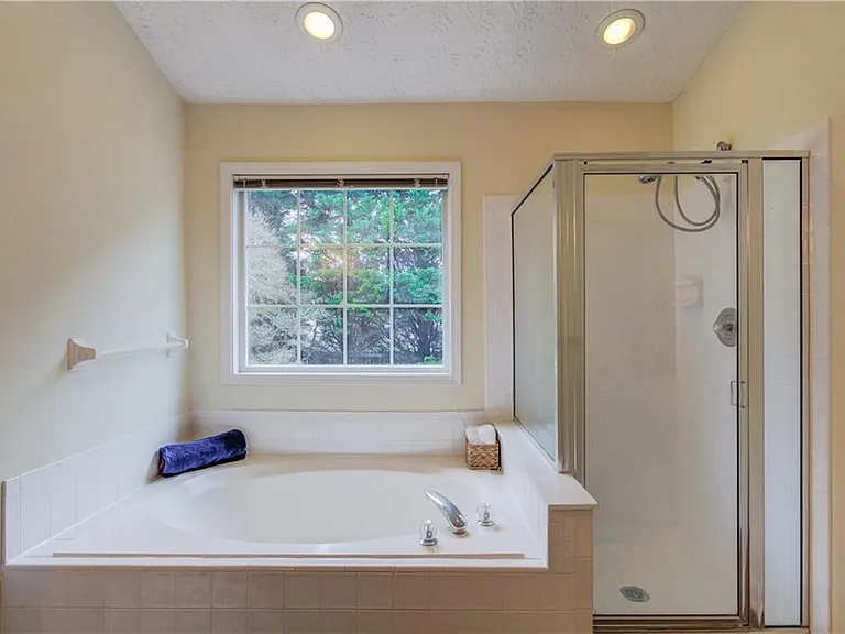 3924B Berwick Farm Dr — Photo 20