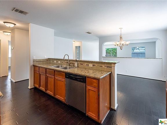 4th image of 116 Tolcarne Dr