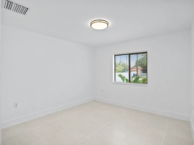 5817 NW 30th Ave #5817 — Photo 7