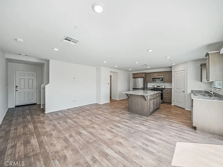 30547 Operetta St — Photo 8