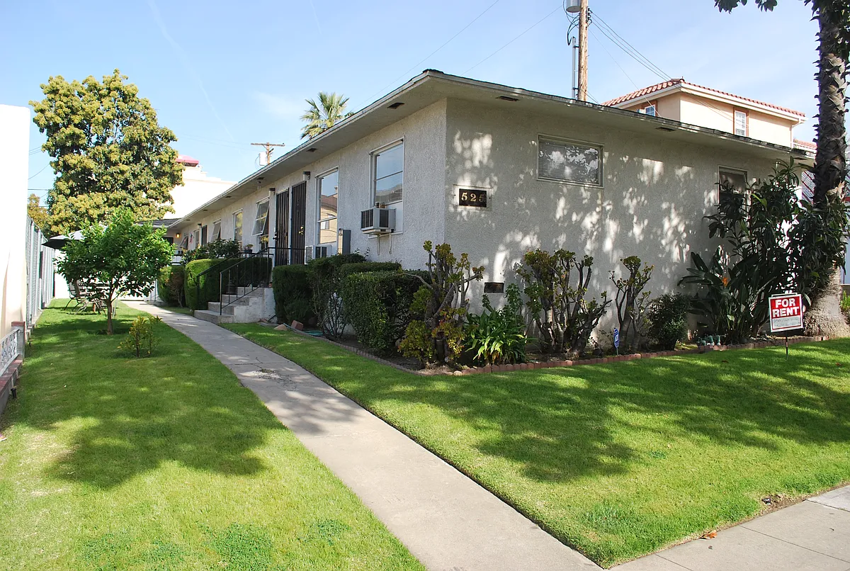 Building Photo - 525 E Valencia Ave #A
