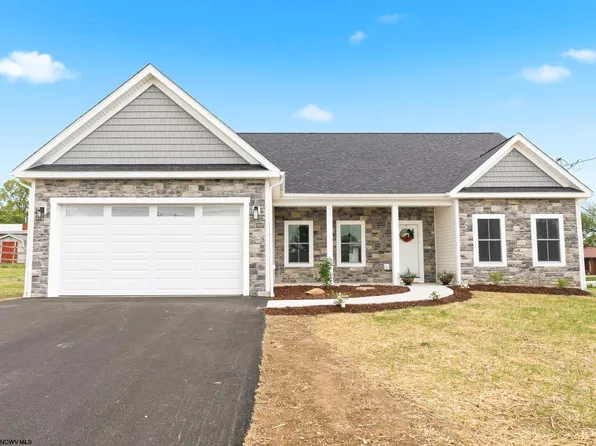 16 Margaret St, Uniontown, PA 15401