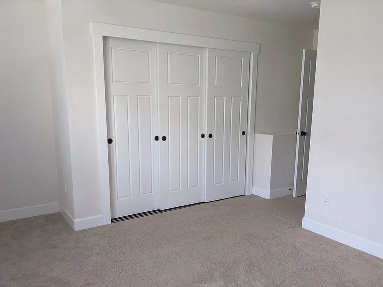 Top floor Main Bedroom