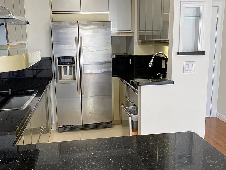 Kitchen; fridge is different from photo