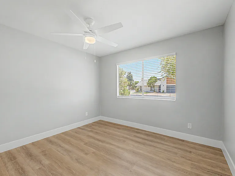 2340 E Isabella Ave — Photo 15