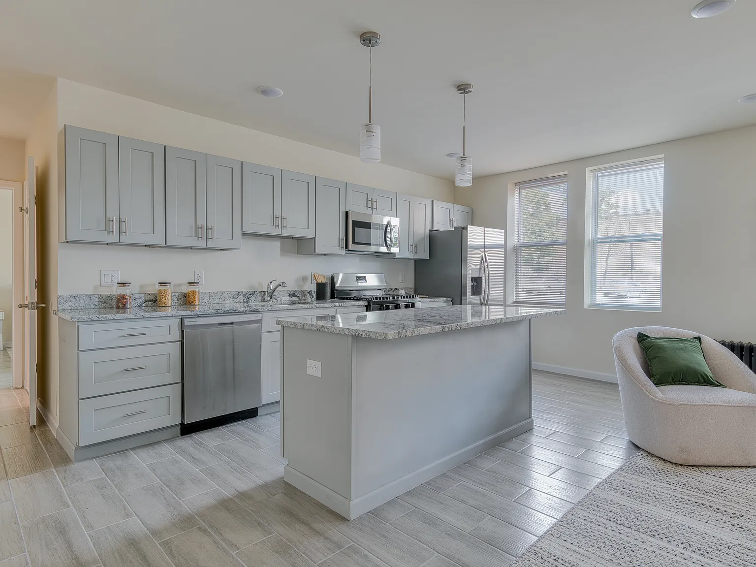 155 EVERGREEN PLACE — Photo 1