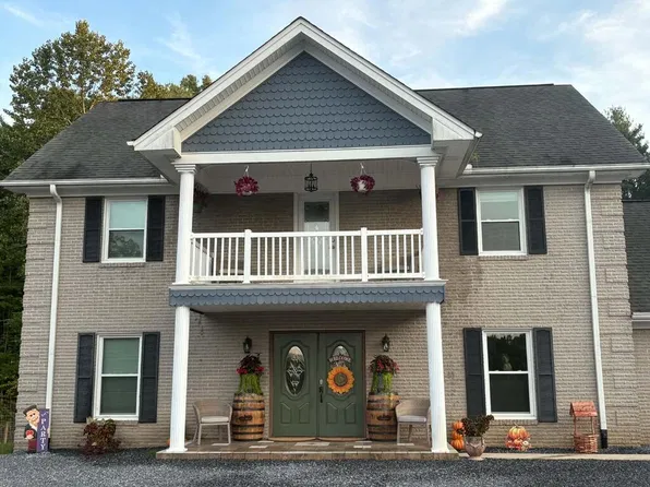 402 Spring Hollow Rd, Marion, VA 24354