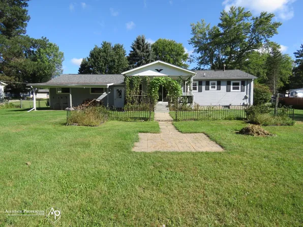 2540 David Ln, Lapeer, MI 48446