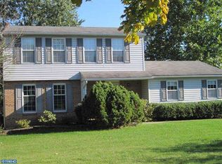 1656 Bishop Wood Blvd E, Harleysville, PA 19438