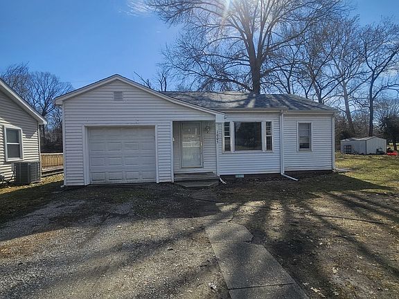 4th image of 1005 Pace Ave