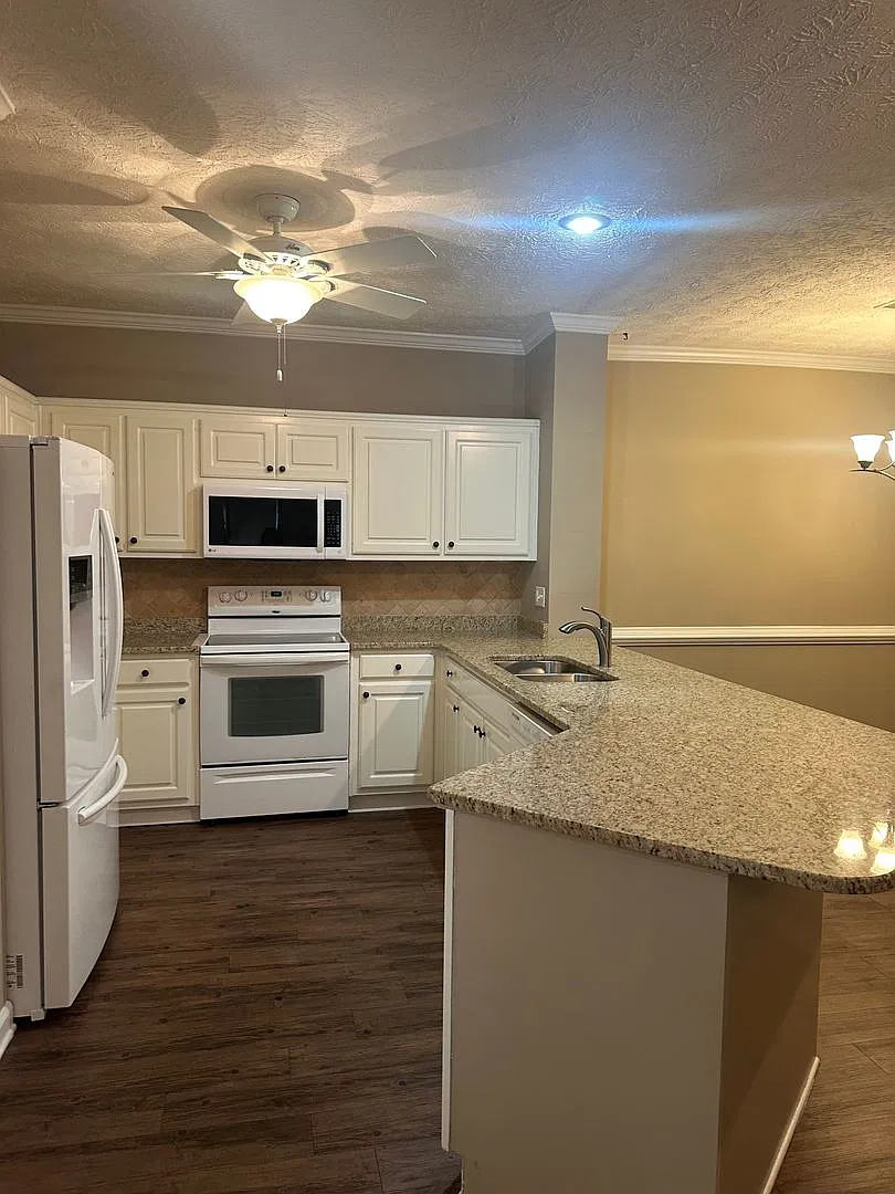 2 Bed, 2 Bath Condo in Downtown Gainesville — Photo 4
