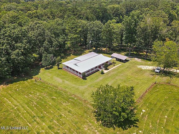4th image of 119 Fox Run Dr