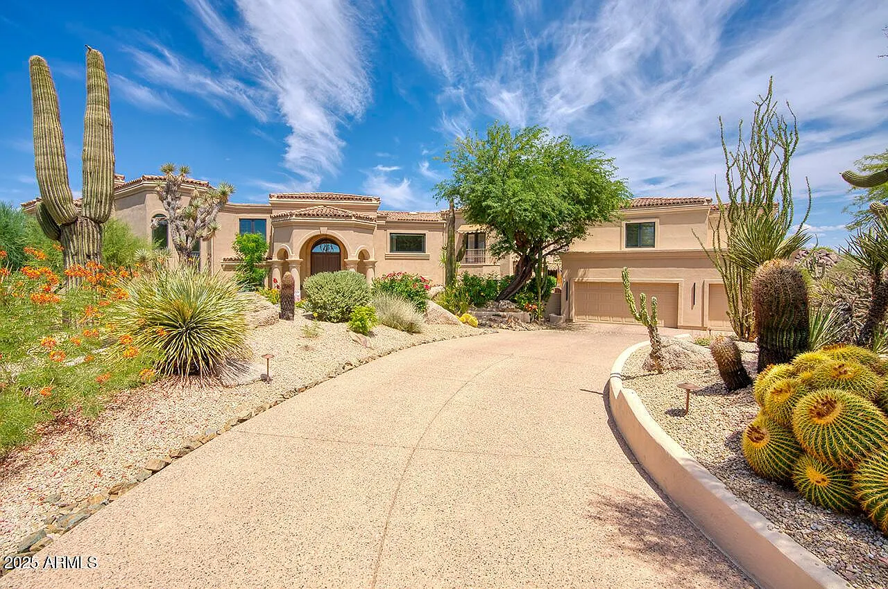 6 bed, 7.5 bath, 7185 sqft, $11,995 — Photo 3