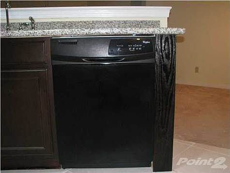 3rd image of 3101 Leesburg Sq