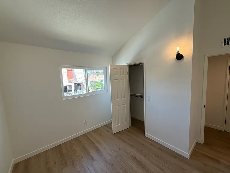 118 N Gladys Ave — Photo 10