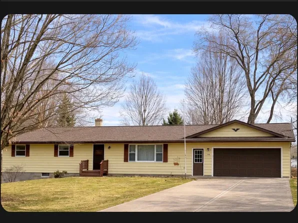 318 Grand Ave, New Richmond, WI 54017