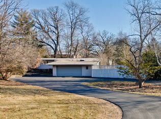 319 Briarwood Ln, Palatine, IL 60067