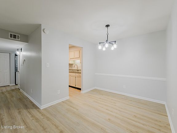 5th image of 802 Highwood Dr