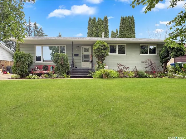 8903 Thomas AVENUE, North Battleford, SK S9A 3H4