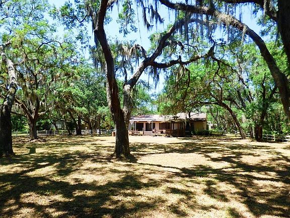 5th image of 4924 Hidden Oaks Trl