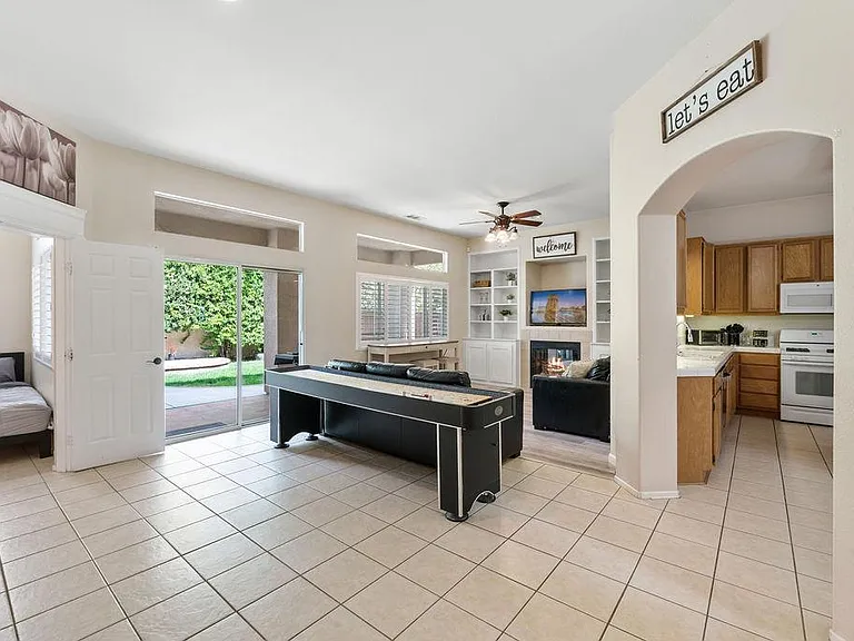 39510 Saint Honore Dr — Photo 14
