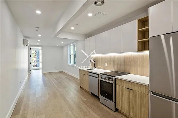 Rented by Yaffa Realty LLC | media 9