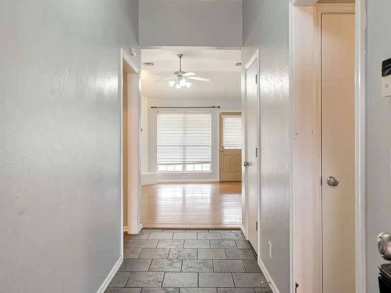 2032 Emerald Brook Ct — Photo 6