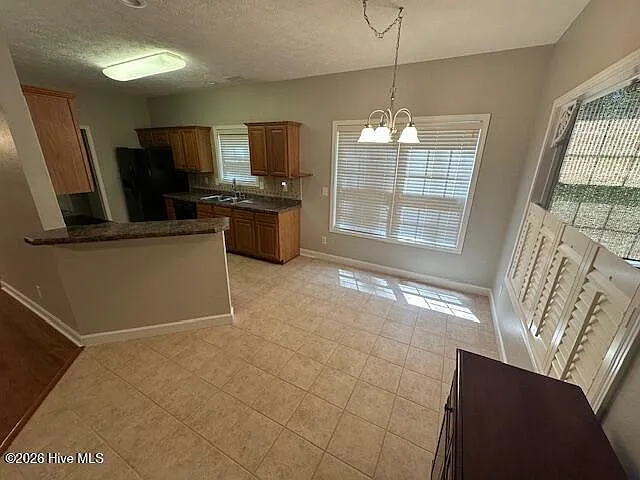3 bed, 2.0 bath, $1,900 — Photo 4