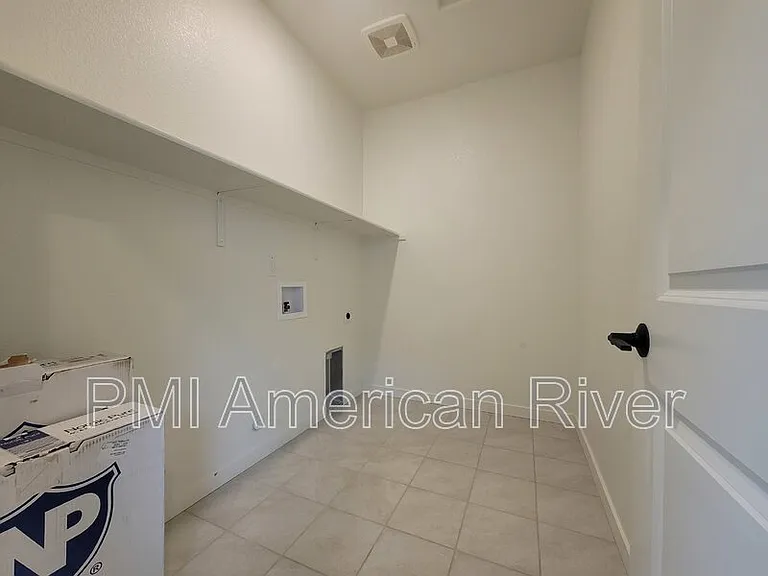 1648 Scarlet Ash Ave — Photo 9