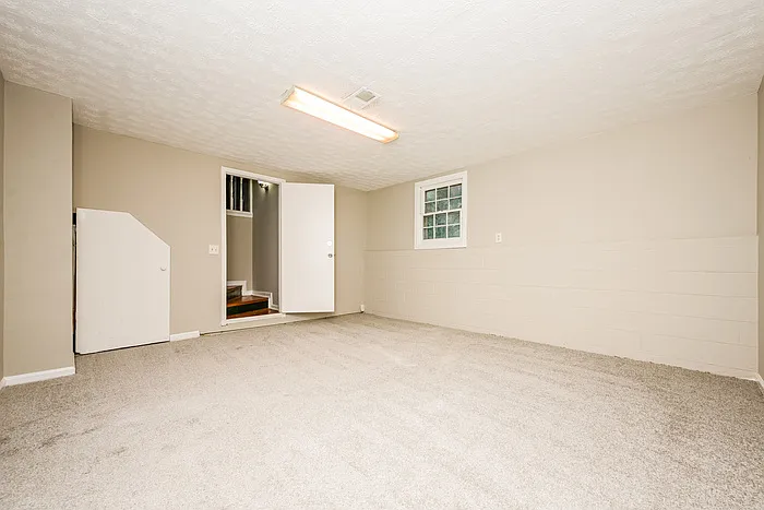 35 Knights Cir — Photo 18