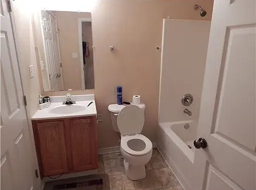3 bed, 1097 sqft, $1,600 — Photo 2