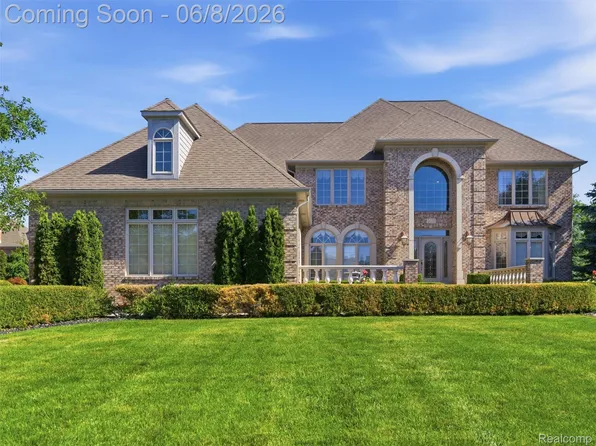 54150 Queensborough Dr, Shelby Township, MI 48315
