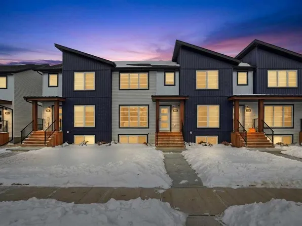 56 S Lake St, Red Deer County, AB T4E 1B9