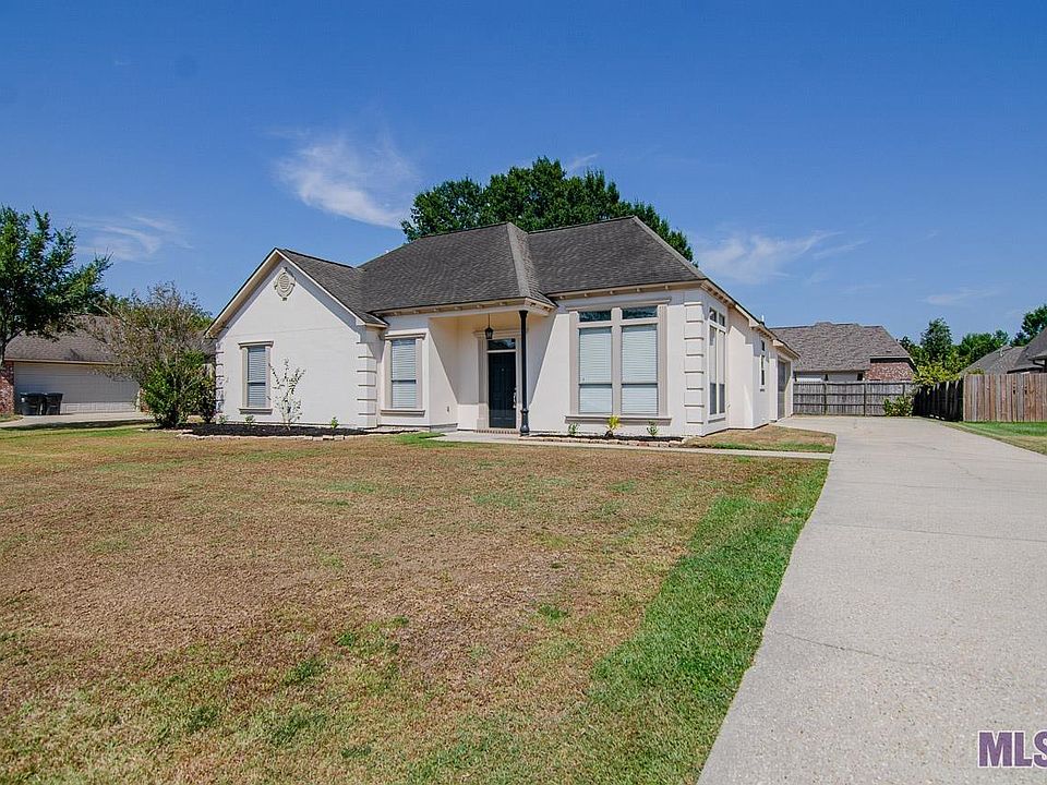 1st image of 13080 Dutchtown Lakes Dr