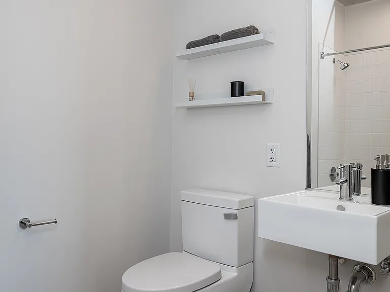 4x4 1344sf Primary Bathroom
