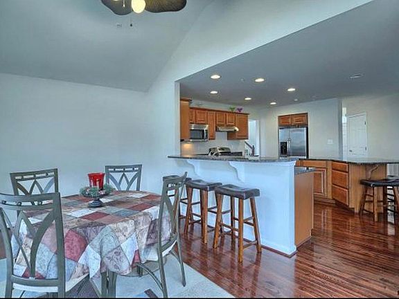 3rd image of 17315 Russett Farm Dr