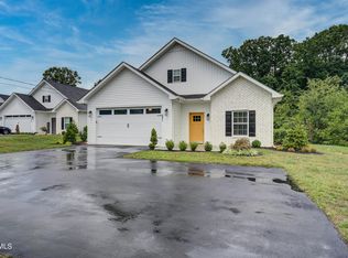 201 Mayflower Rd, Johnson City, TN 37601