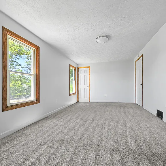1645 Superior Ave NE — Photo 8