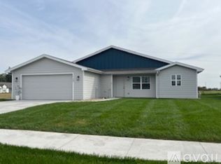 1109 Valley View St, Valley, NE 68064