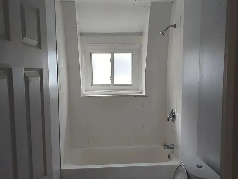 1116 Bellaire Ave — Photo 1