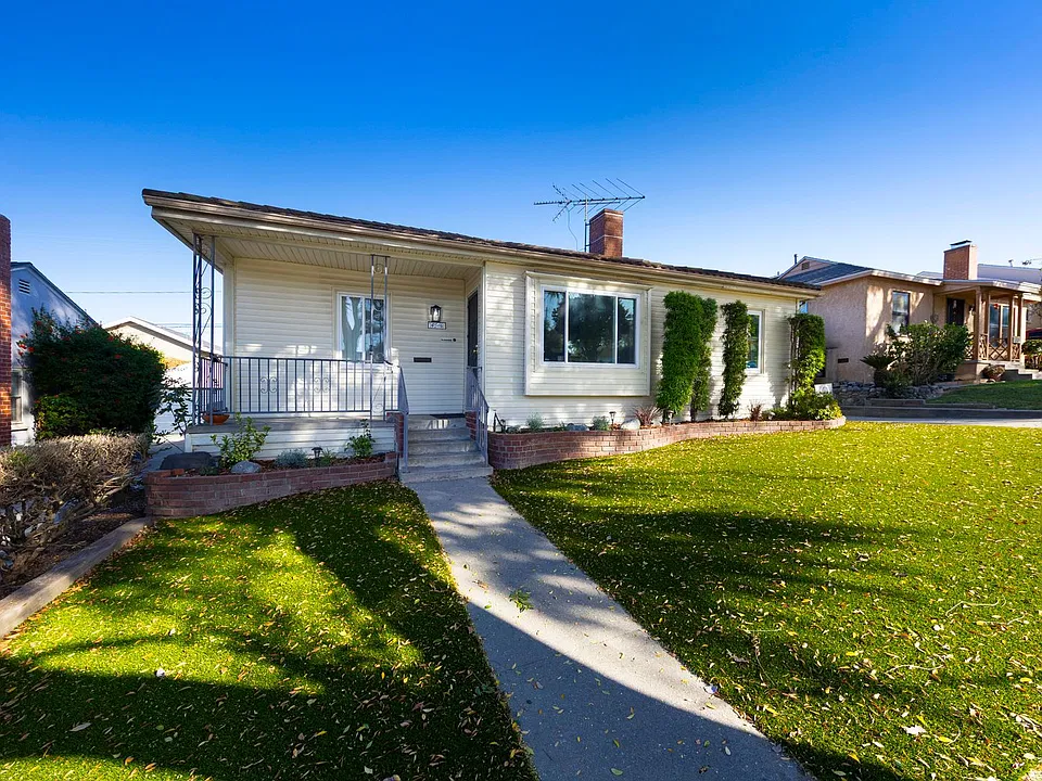 4546 Elm Ave