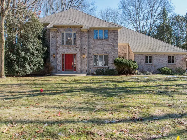 8551 Colony Ln, Kalamazoo, MI 49009