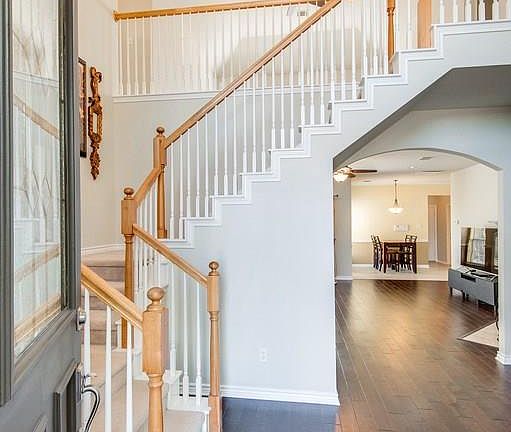 2nd image of 9518 Vista Cir