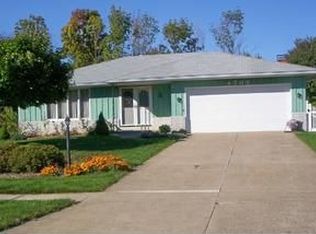 4705 Persimmon Ln, Brunswick, OH 44212