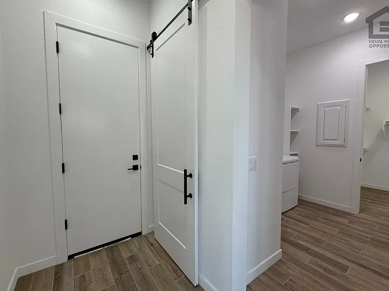 18146 W Morning Vista Ln — Photo 11