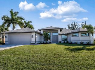 1904 SW 17th Ave, Cape Coral, FL 33991