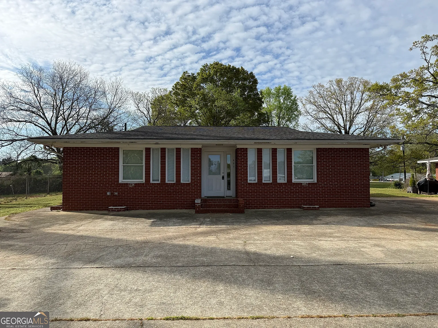 3 bed, 2.0 bath, 1262 sqft, $1,750 — Photo 1