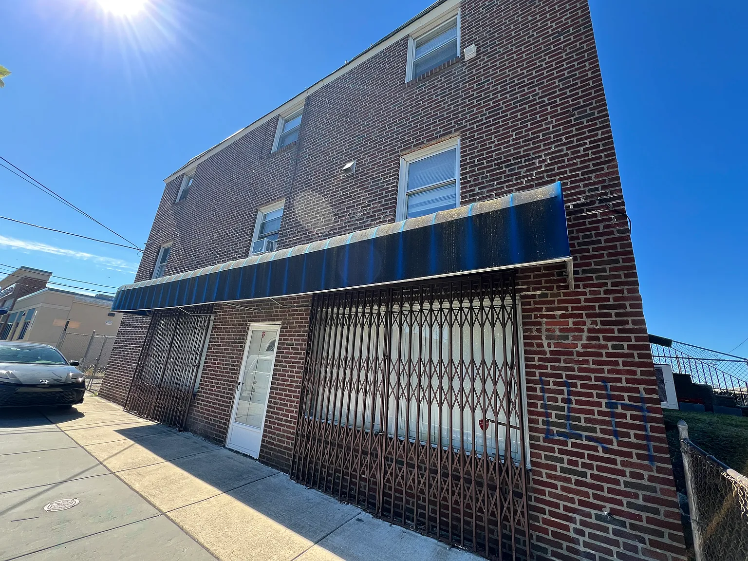 Studio, 1000 sqft, $1,200 — Photo 2