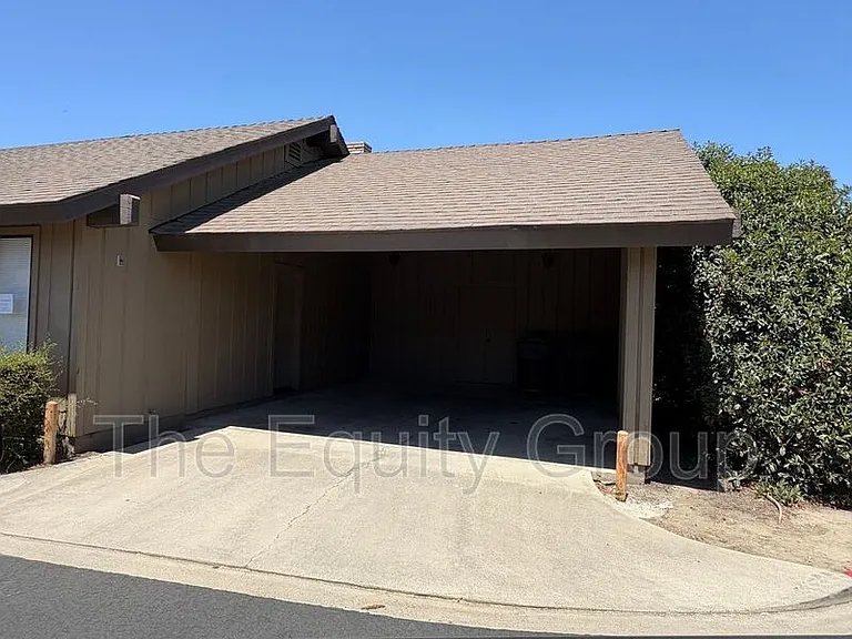 811 W Arlen Ct — Photo 3