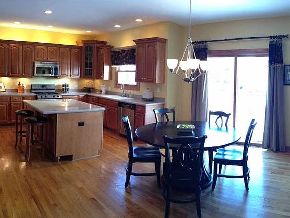 Kitchen W/ Breakfast Room